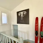 L Oiseau Βίλα *