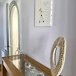 L Oiseau Βίλα *